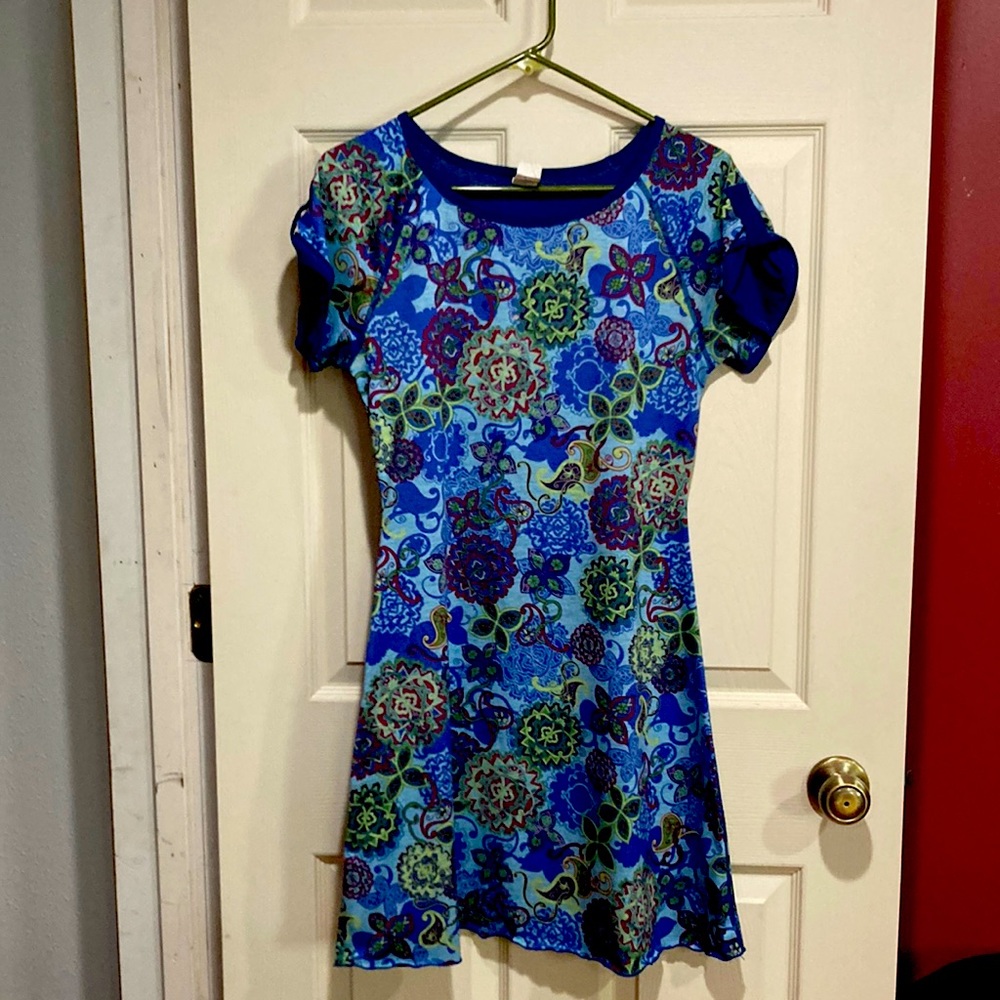 Title Nine Spring Dress with flowing shirt.  Hangs just below the knee.